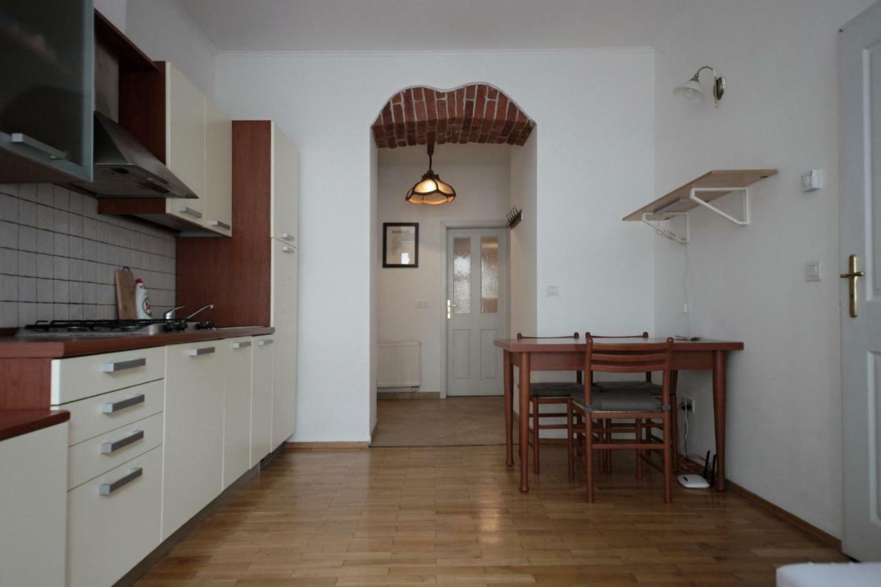 New&fully Equipped Apartement Plzeňská 26 * Praga