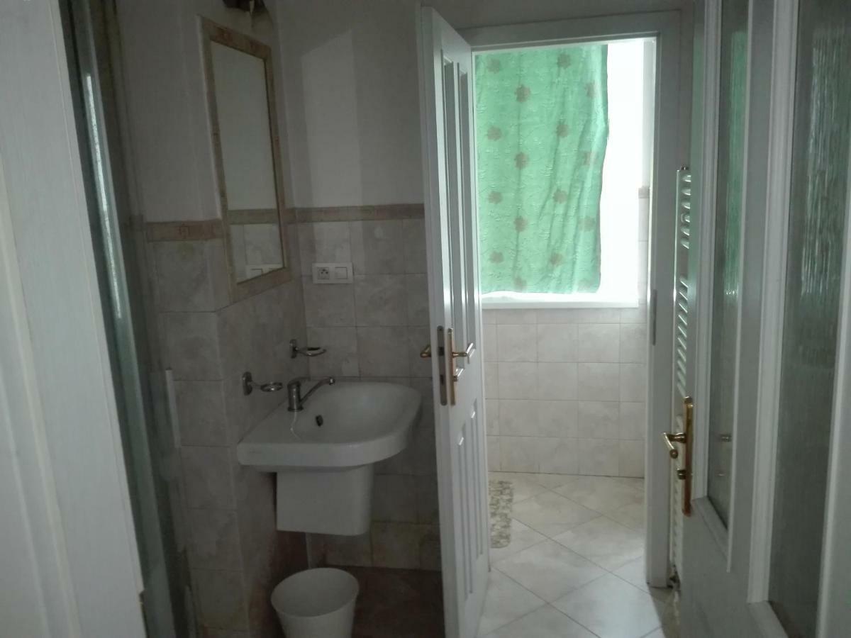 New&fully Equipped Apartement Plzeňská 26 Appartamento *
